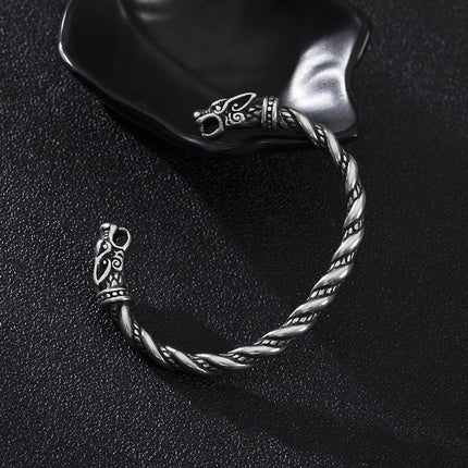 Brazalete vikingo abierto con cabezas de dragón